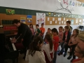 Musikschullehrer stellen Instrumente vor