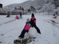 Schnee im Schulgarten