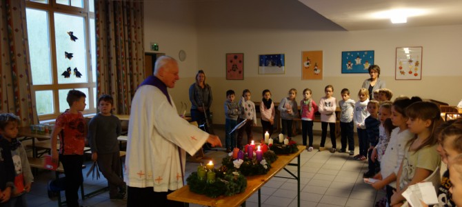 Adventkranzweihe in der Schule