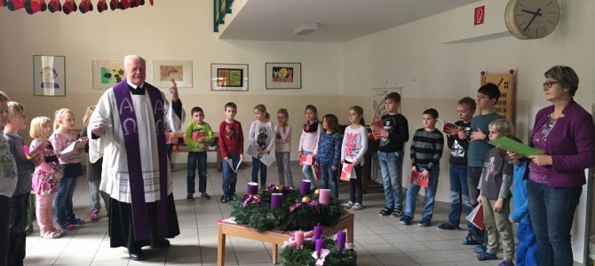 Adventkranzweihe in der Schule