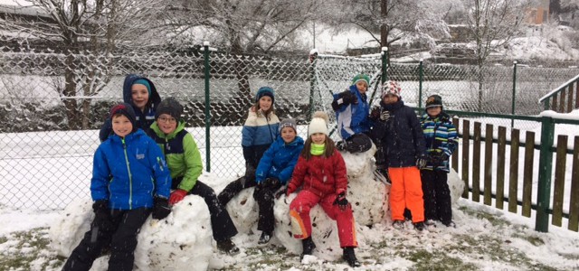 1. Schnee im Schulgarten